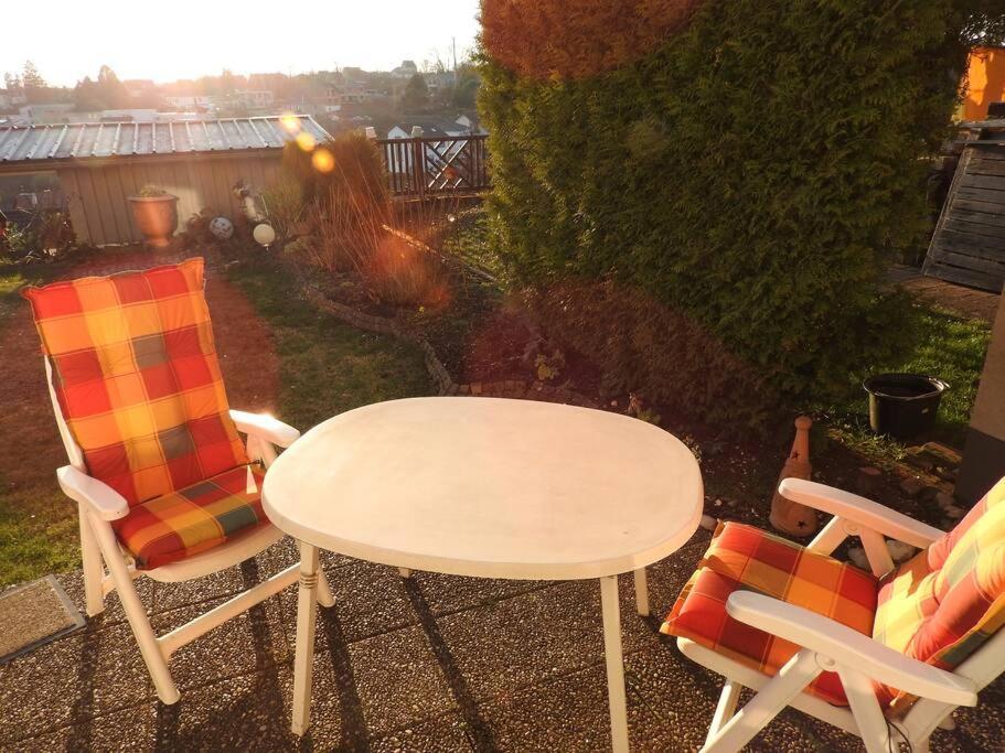 Schoene Gemuetliche Ferienwohnung Mit Fernblick. Nalbach Bagian luar foto